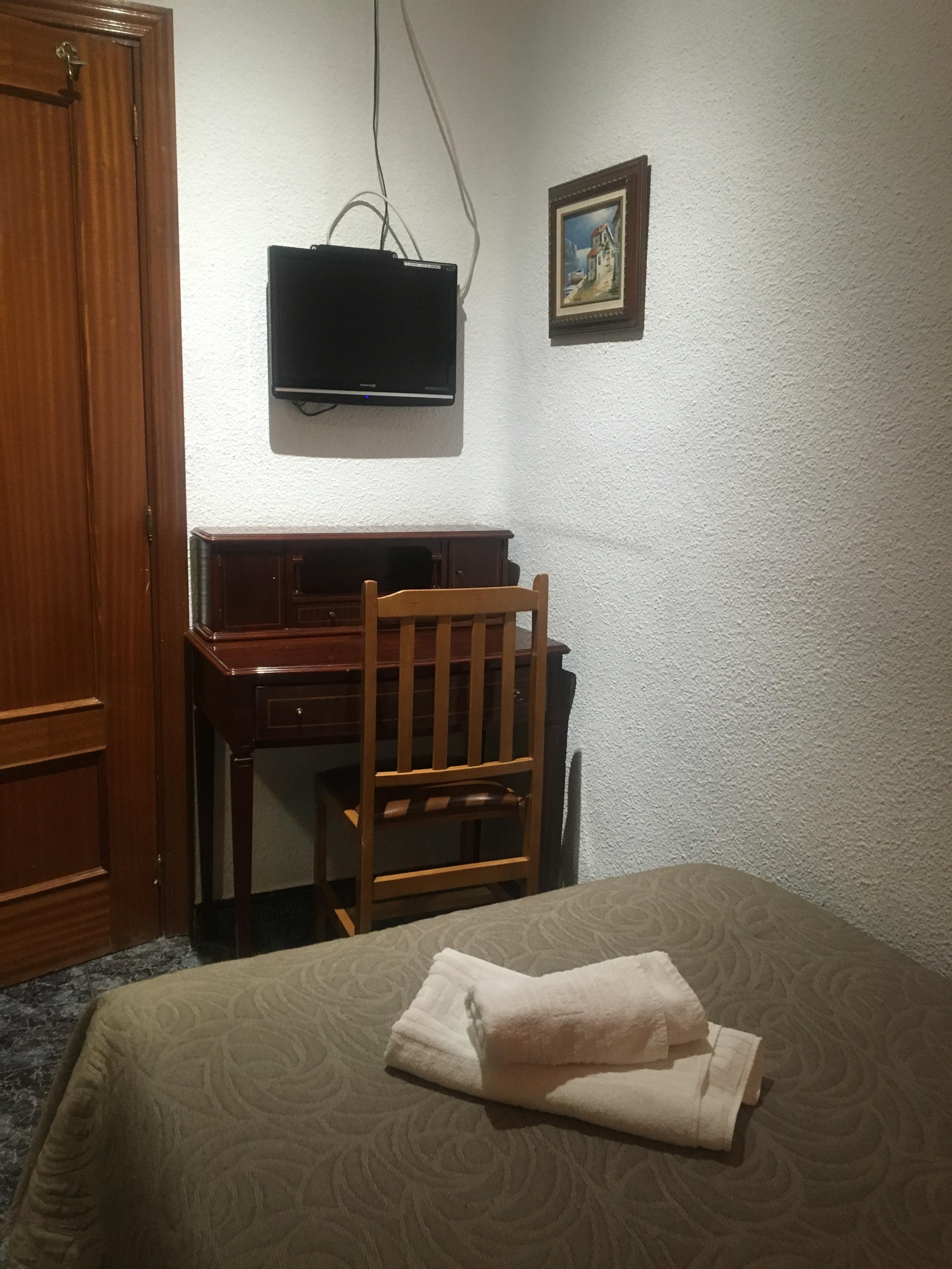 Hostal Conchita Legazpi Madrid Exterior photo