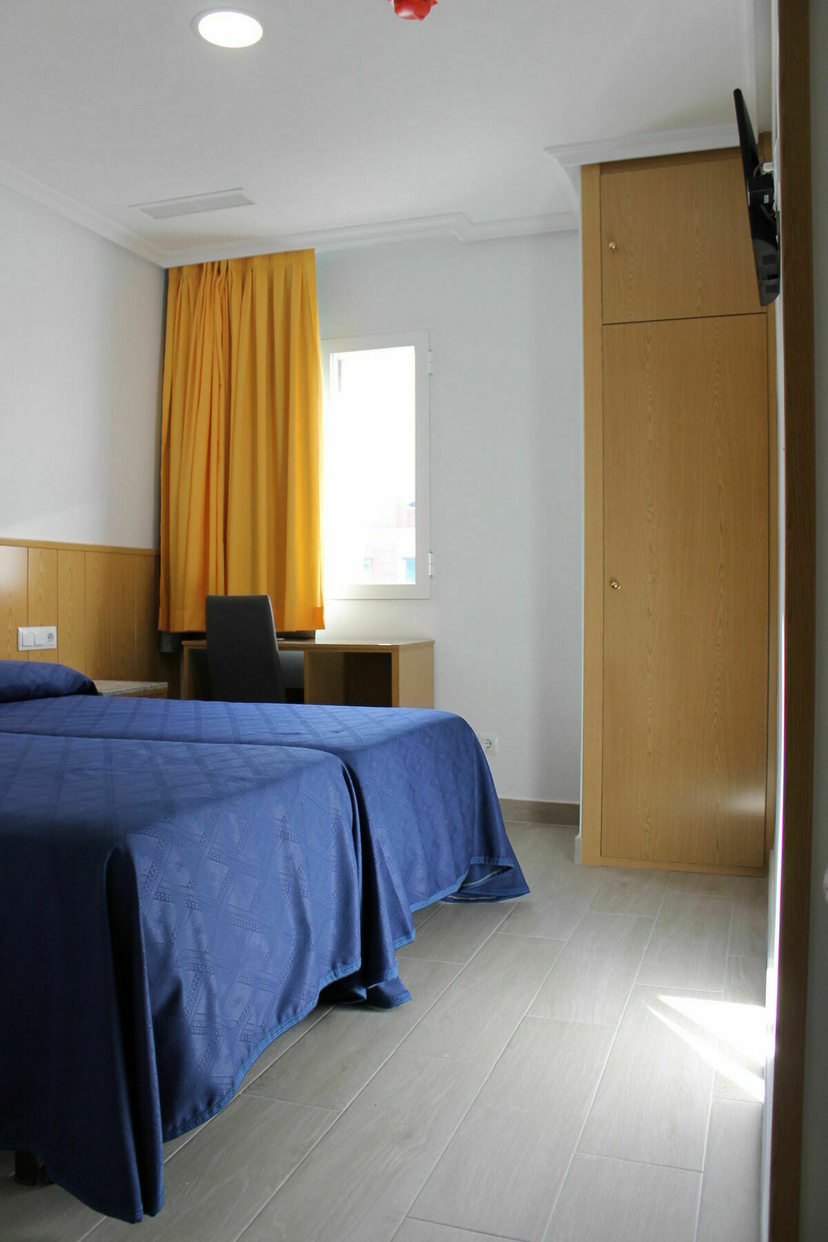 Hostal Conchita Legazpi Madrid Exterior photo