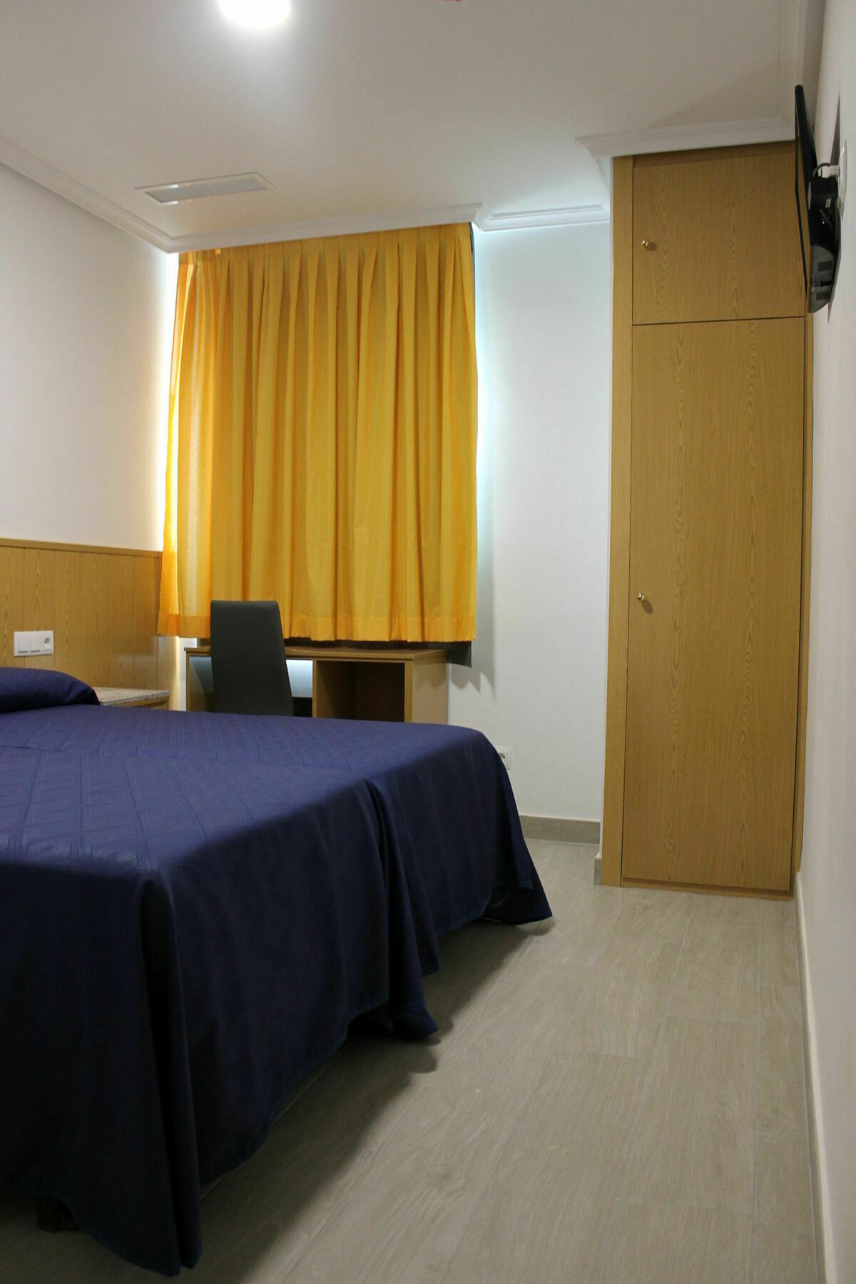 Hostal Conchita Legazpi Madrid Exterior photo
