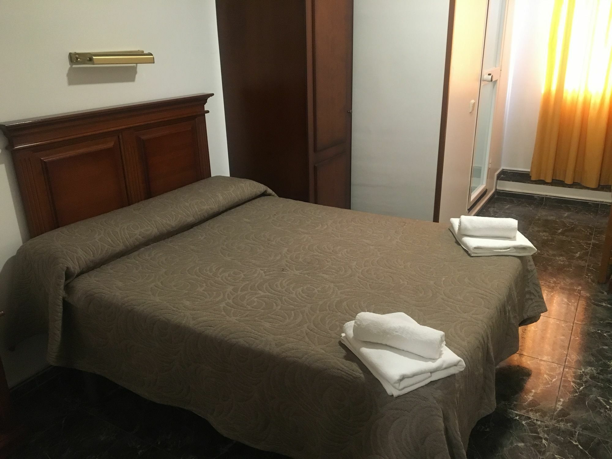 Hostal Conchita Legazpi Madrid Exterior photo
