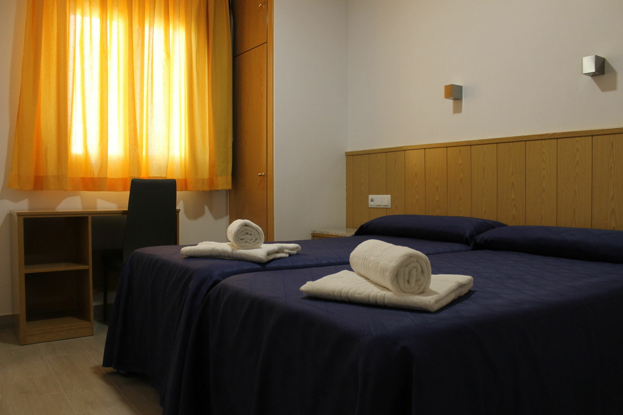Hostal Conchita Legazpi Madrid Exterior photo