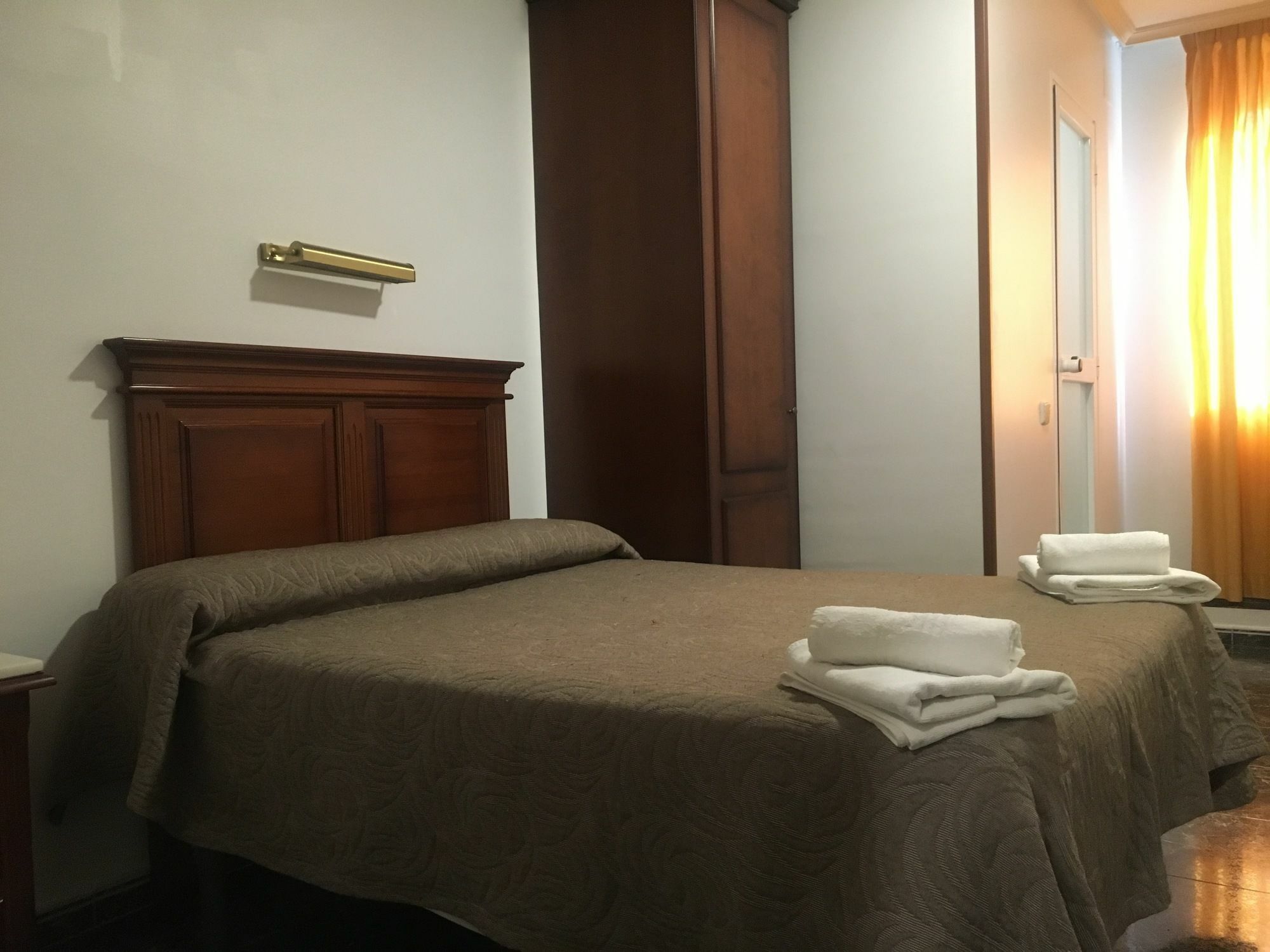 Hostal Conchita Legazpi Madrid Exterior photo