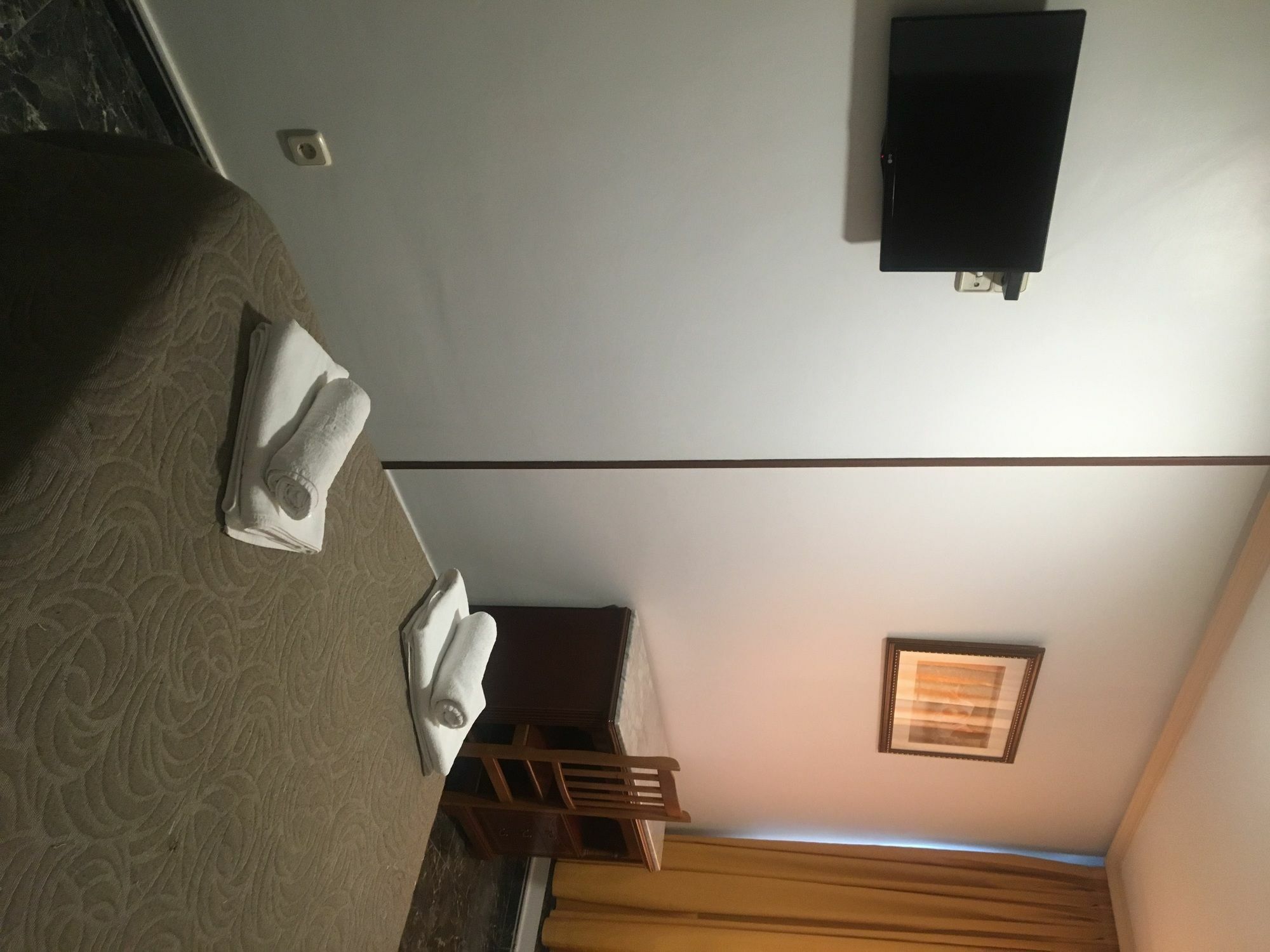 Hostal Conchita Legazpi Madrid Exterior photo